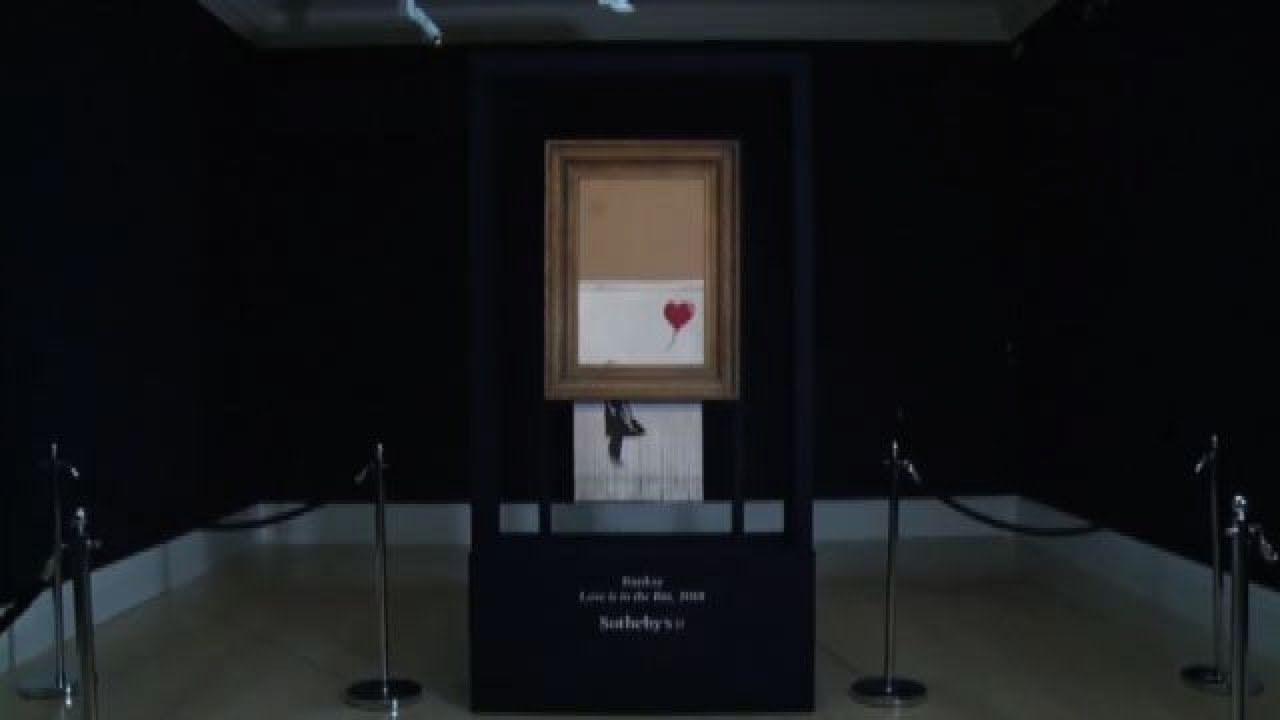 L'opera distrutta di Banksy venduta all'asta per 22 mln di euro