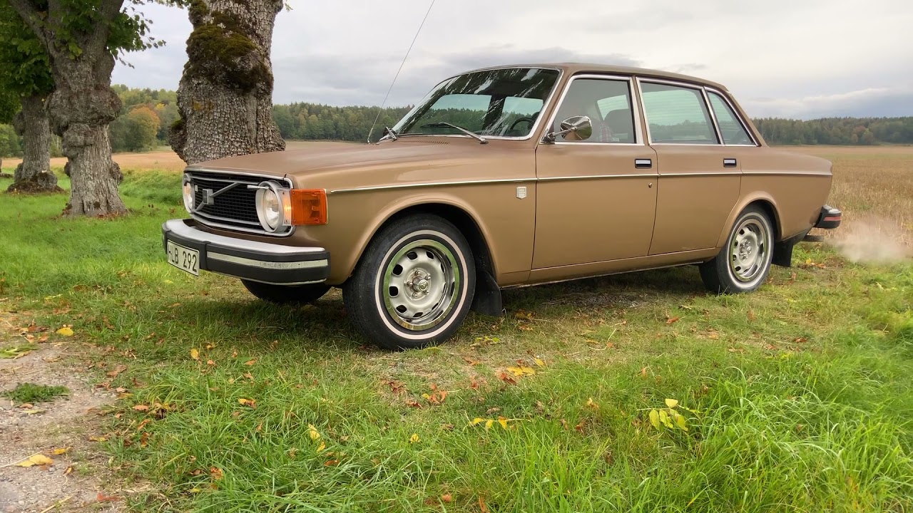 Köp Veteranbil Volvo 144 Grand Lux Automat Skinnklädsel / Soltak / 2 ägare på Klaravik