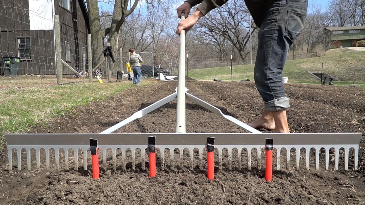 Bed prep & Direct seeding! - Using the Broadfork & Earthway Seeder