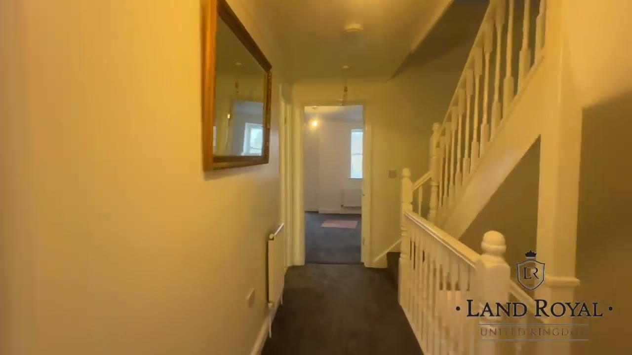 Spacious 4 bed 2 bath terraced house to rent in CM1 | Family Friendly and Bright