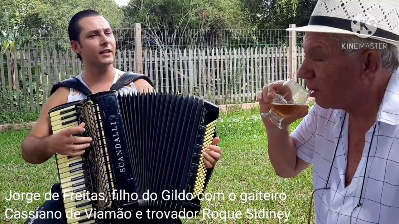 Jorge,  filho do Gildo de Freitas canta para nós.