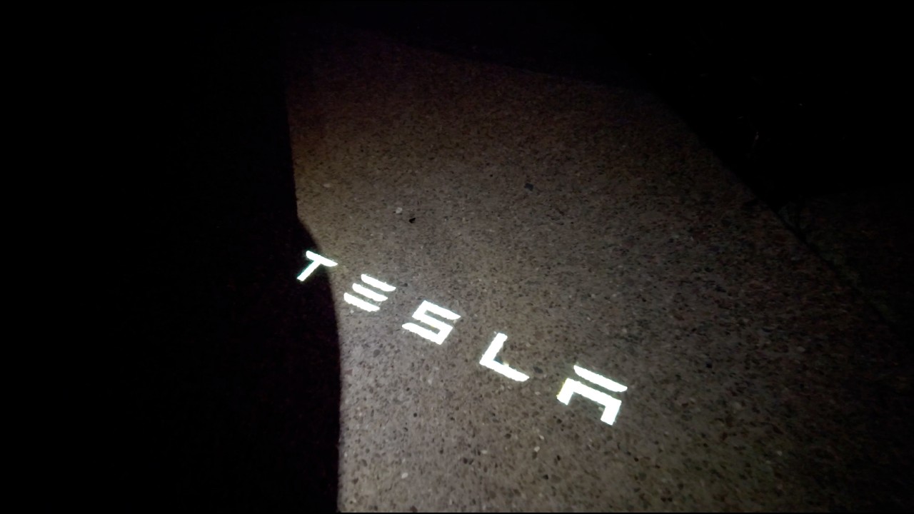 Распаковка и установка официального комплекта проекционных фонарей для Tesla Model Y | Отправлен ...