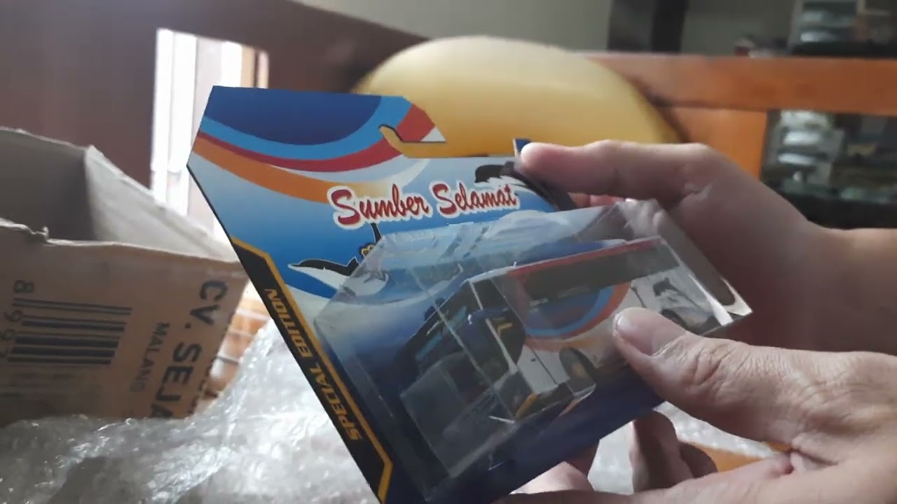 Sumber Selamat Terkenal dengan JamSetan serta livery Lumba2 dari PT.Selamat Sugeng Rahayu unboxing87
