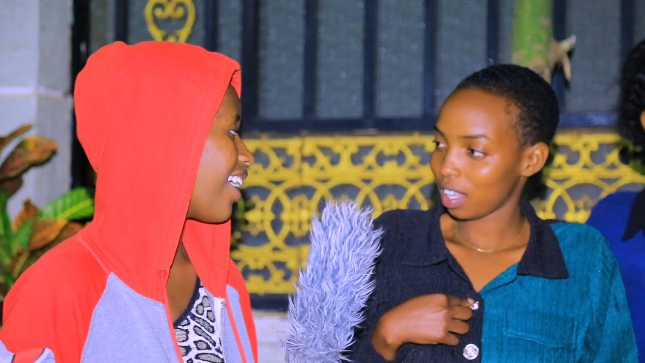 Mbega abakobwa babarundi  baradusekeje imbavu ziratwishe reba uko byajyenze😃😃