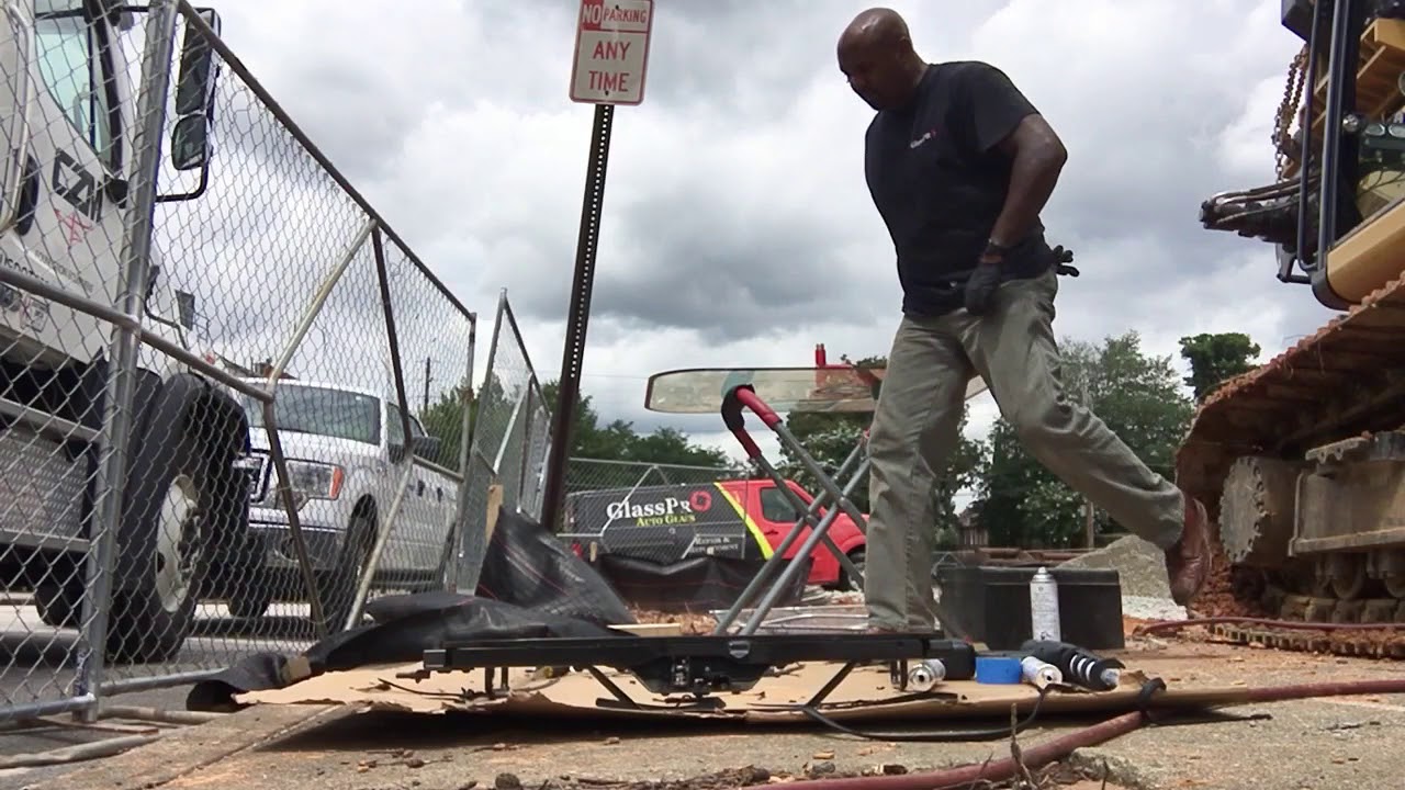 GlassPRO replacing excavator front glass