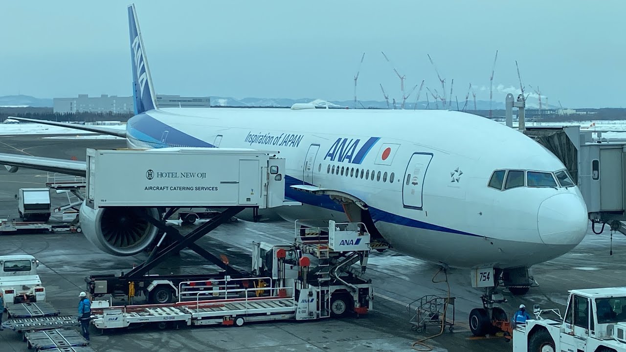 Tokyo Haneda (HND) 🇯🇵 ~ Sapporo (CTS) 🇯🇵 - ANA - Boeing 777-300 - Full Flight