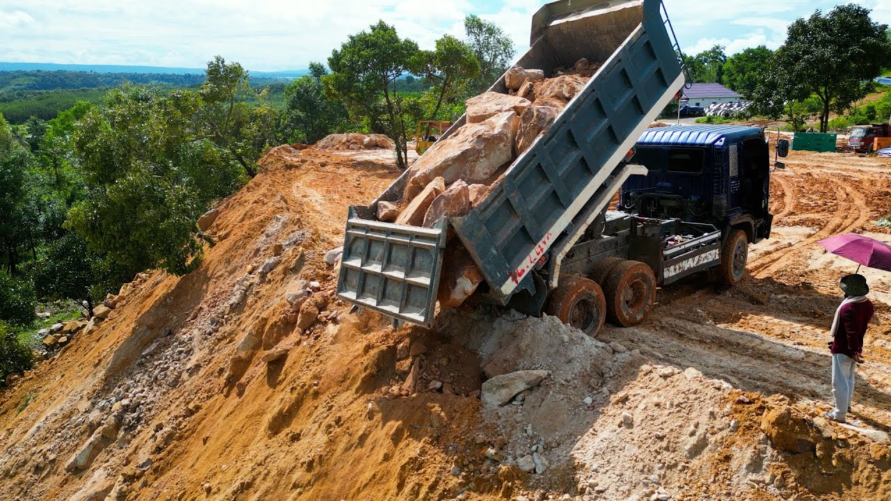 Perfect Project !! Landfill On The Mountain by 10 Wheels Trucks Dumping & Dozer D37E Pushing Rocks