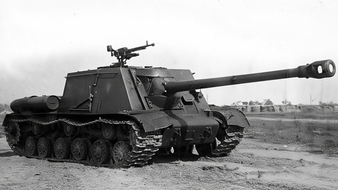 ISU-122S уничтожал немецкие оборонительные укрепления в огненном шторме