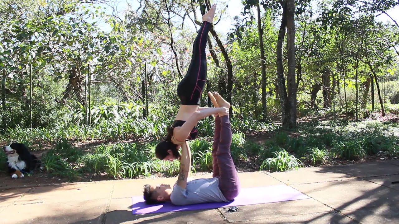 Yoga em casa #4 - Demonstra&ccedil;&atilde;o de Acro Yoga
