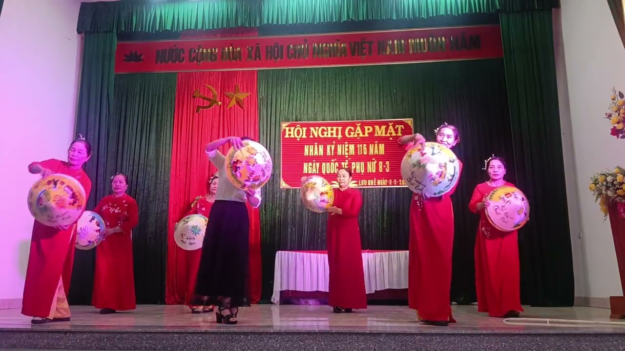Tôn vinh phụ nữ Việt Nam - lưu Khê 8/3