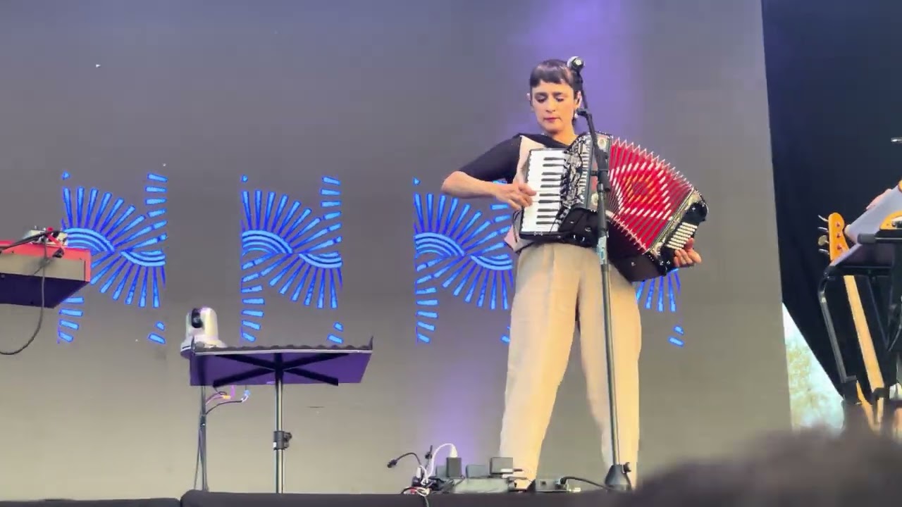 Julieta Venegas - Vive latino Zaragoza