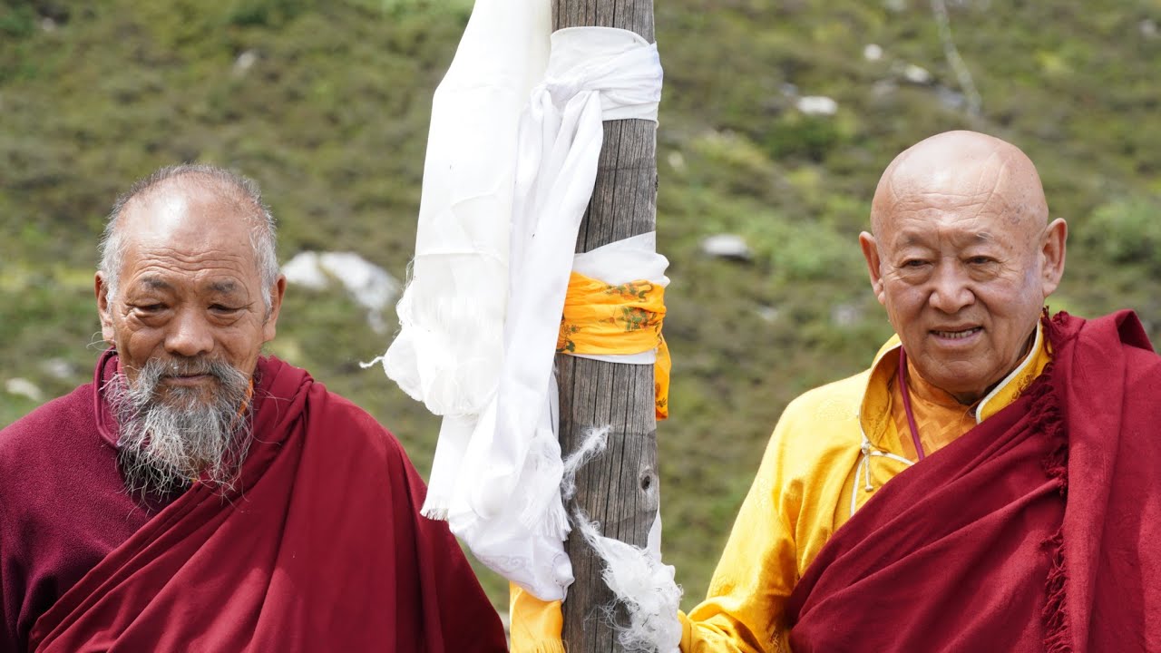 H.H Great Drikung Kyabgon Chetsang Rinpoche   