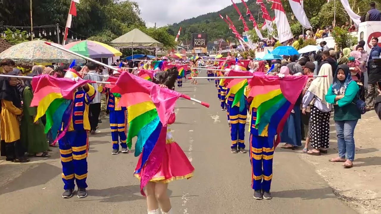 penampilan drumband SDN 2 Pakel di PHBN Pule 2023