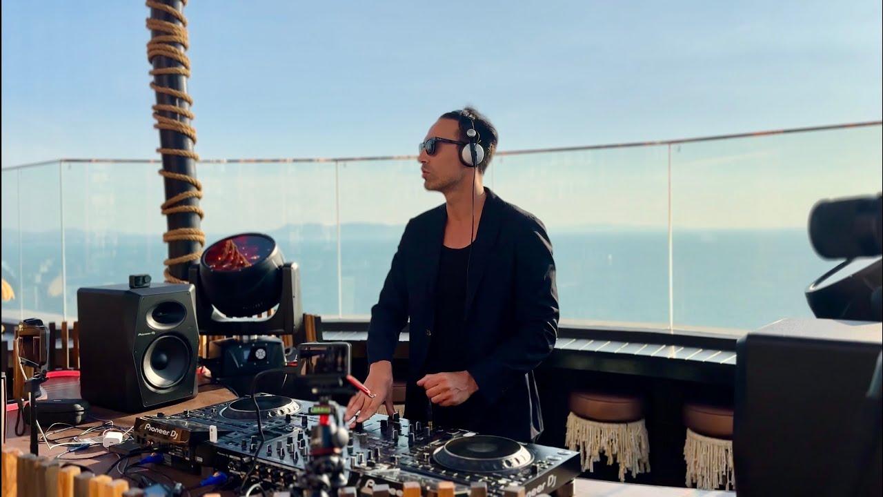 Eleven Of July Live @ Zama Rooftop Pattaya Thailand [Melodic Techno & Progressive House]