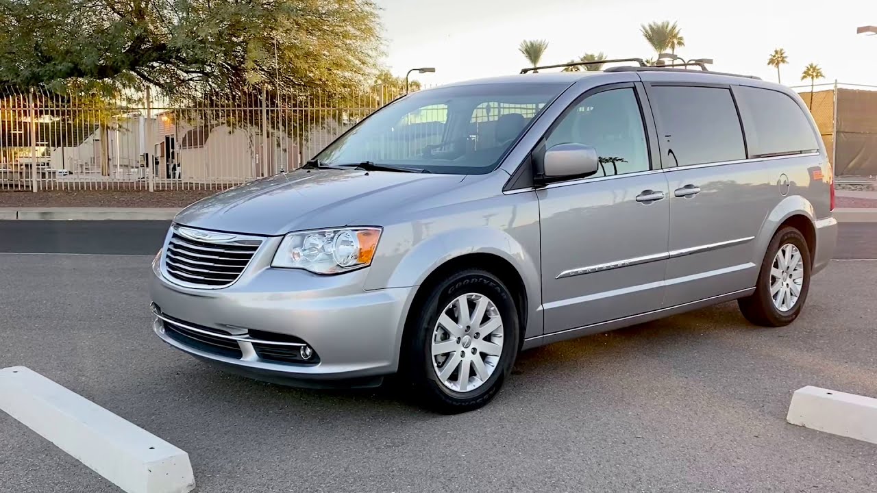 A quick tour of the 2015 Chrysler Town and Country Touring minivan!