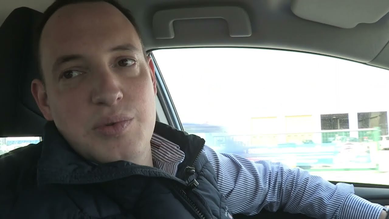 Он частный консьерж