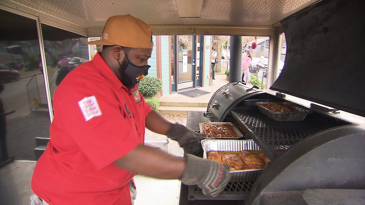 Zilla's Pit BBQ | Tennessee Crossroads | 3423.1