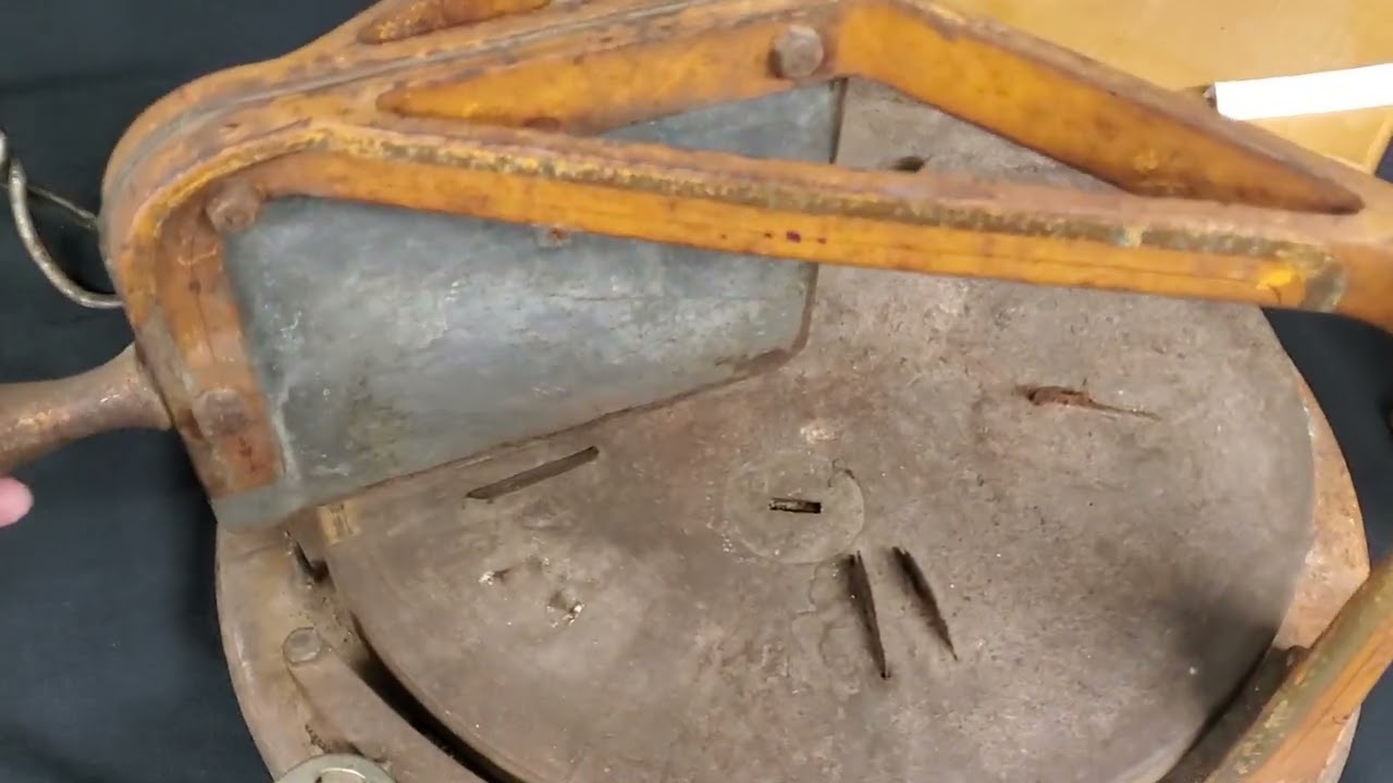 Mondays at the Museum Episode 128: Junk Drawer