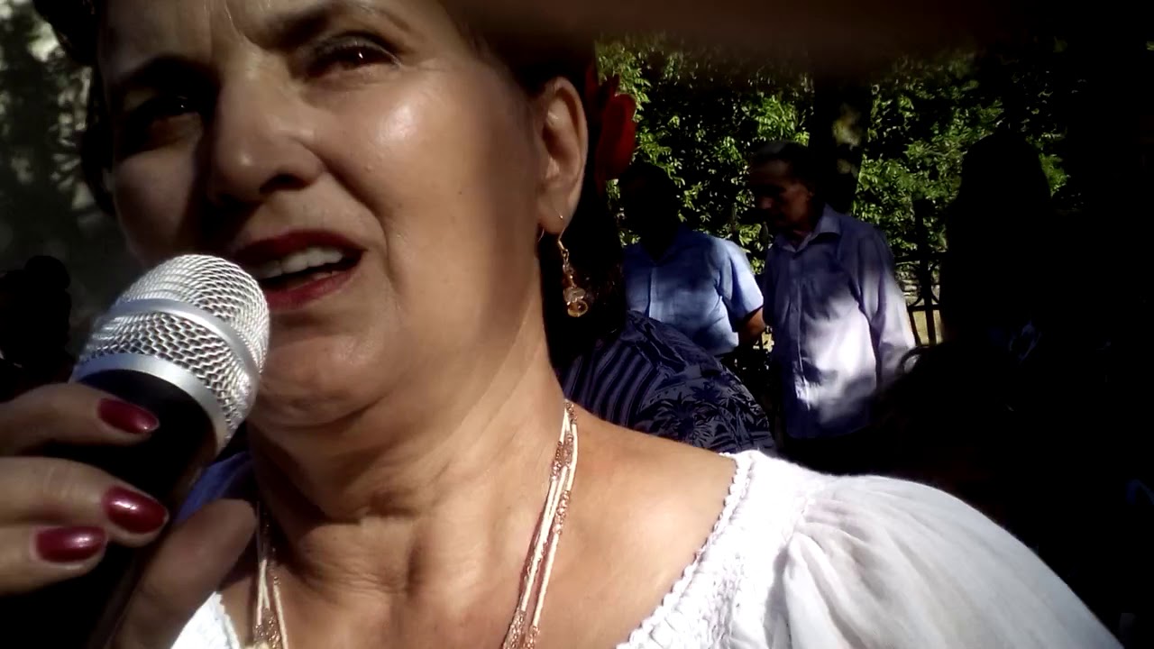 MARILENA GUZGA   AZI E HRAM IN SATUL MEU.