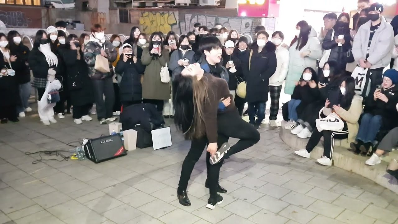 20230101 홍대 전 엠와이엠(MYM) 멤버 (Yu Kagawa 카가와 유-효진) 버스킹 09 - FEVER(feat. SUPERBEE, BIBI) _ 박진영 J.Y. Park