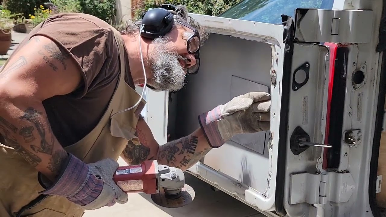 Astro Van Build - Dutch Door Built-in Storage Box and Some Woodworking Knowledge