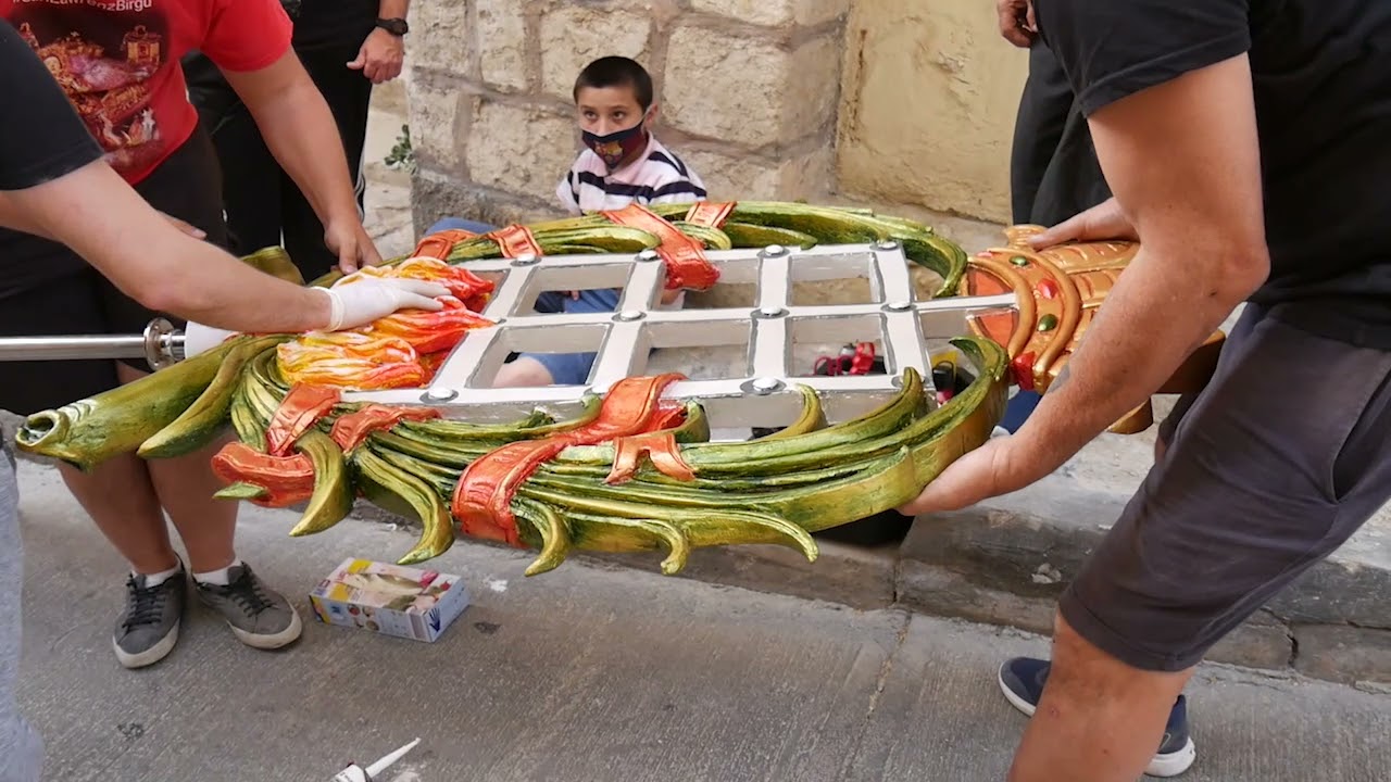 Arblu ggantesk u bandiera b' record Nazzjonali. Festa San Lawrenz il-Birgu. Propjeta ta'
