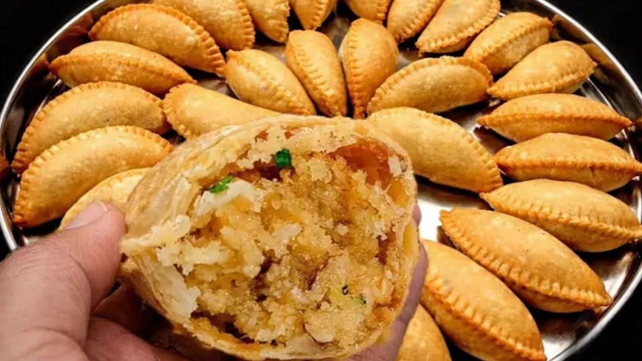 होली के लिए स्पेशल सूजी गुजिया बनाने की सबसे आसान विधि | Suji Gujiya | Gujiya Recipe | Holi sweets 