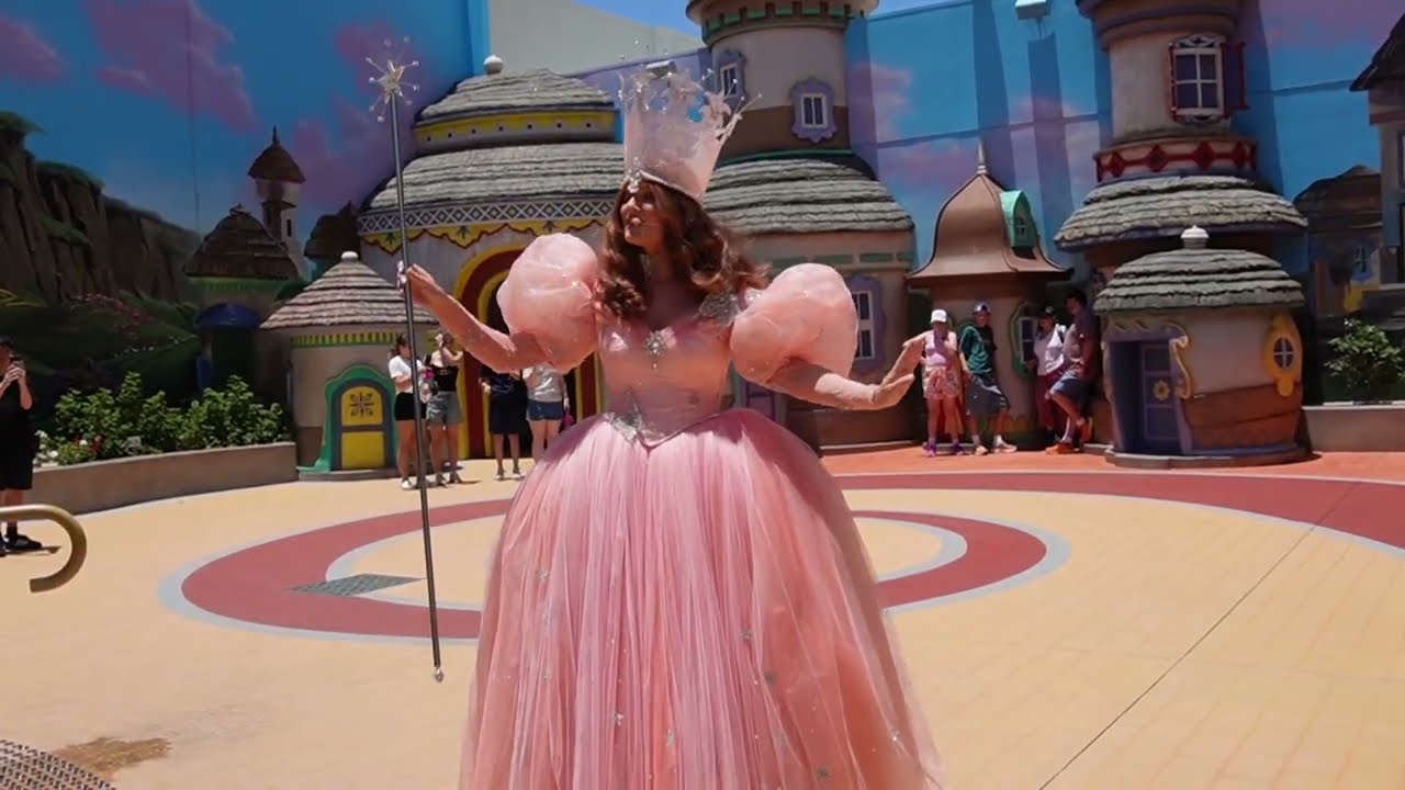 Glinda the Good (Wizard of Oz) sings 