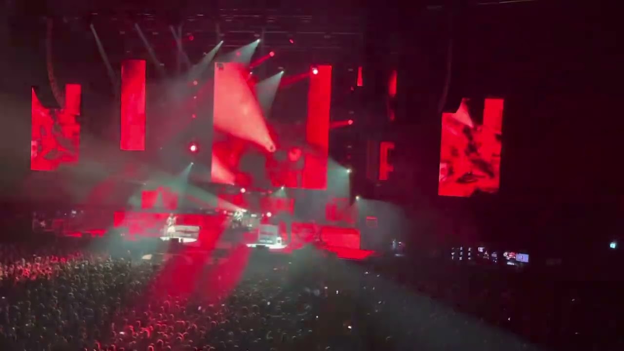 Biffy Clyro- Living is a problem because everything dies- Live OVO Hydro, Glasgow, 06/11/22