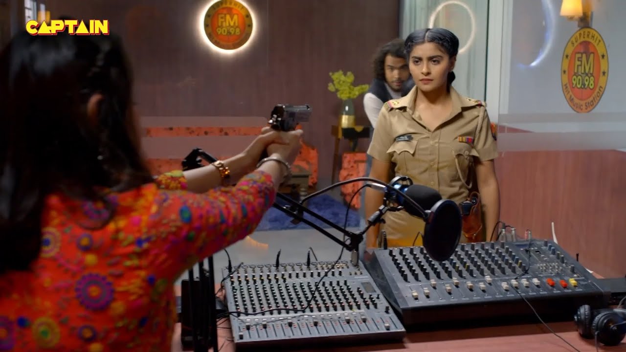 Karishma Singh पर चला दी जब इस लड़की ने अपनी बन्दूक || Best Of Maddam Sir