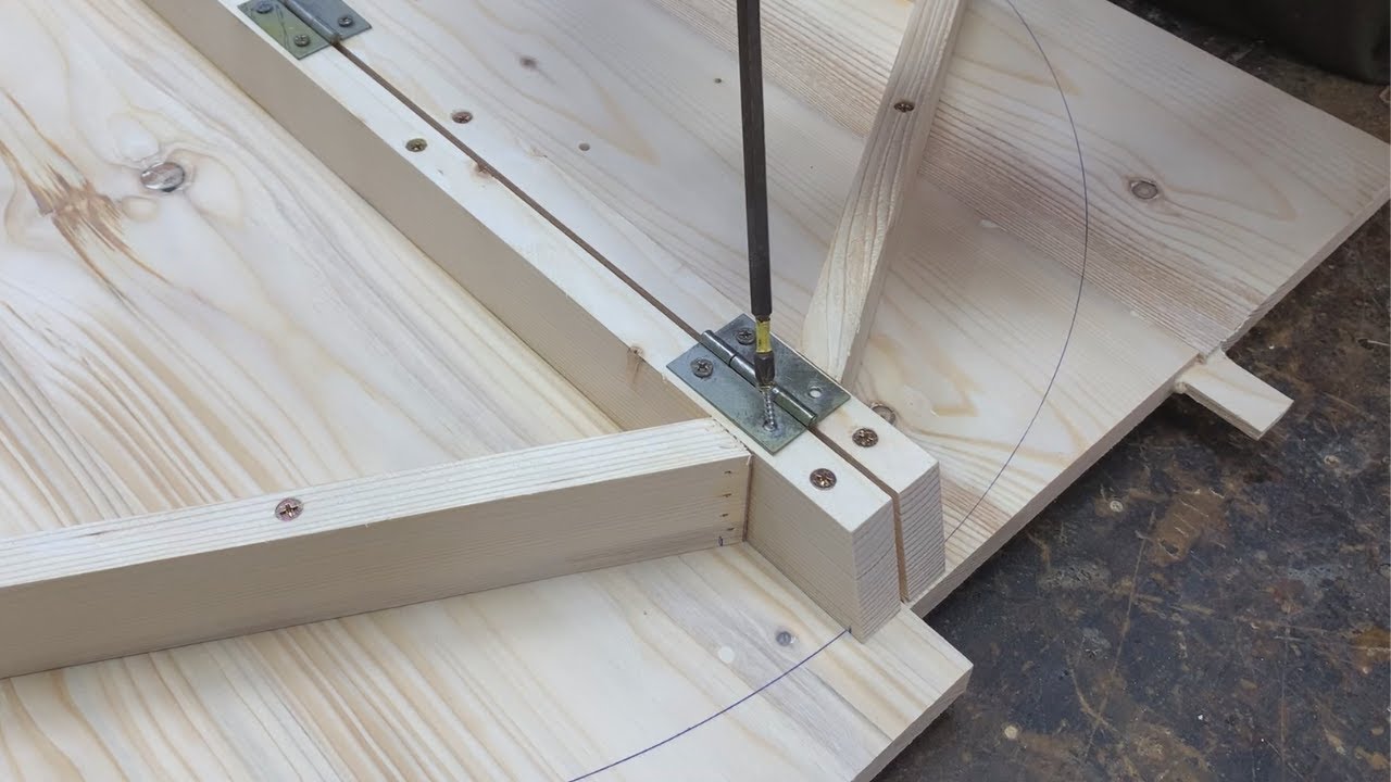 Great Creative Wood Design Ideas // Make Yourself This Practical Table For Picnics
