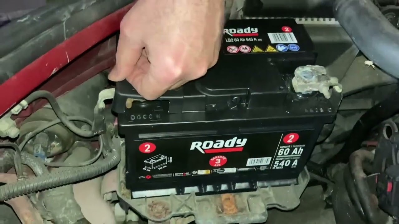 Chrysler PT Cruiser (2002) -  How to replace the battery