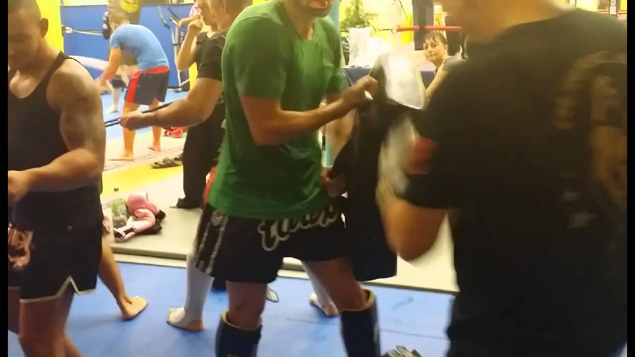 École de boxe à Vitrolles avec mohamed amara