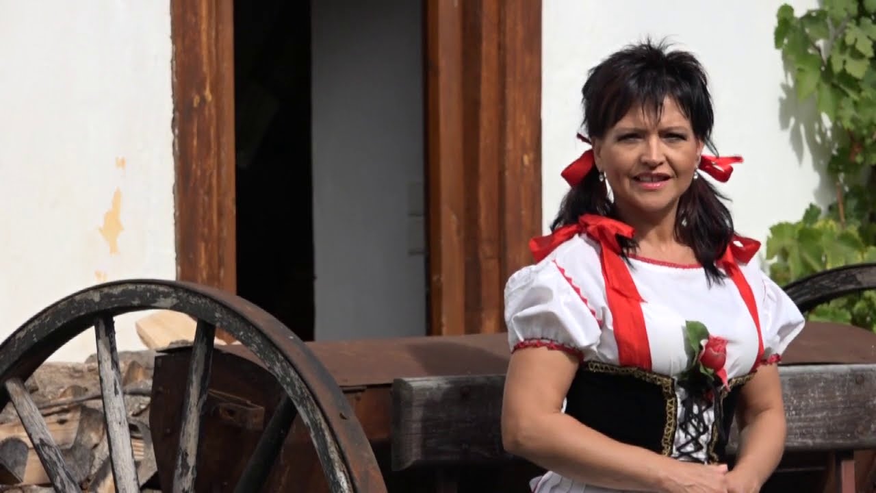 MÁRA - U panského dvora