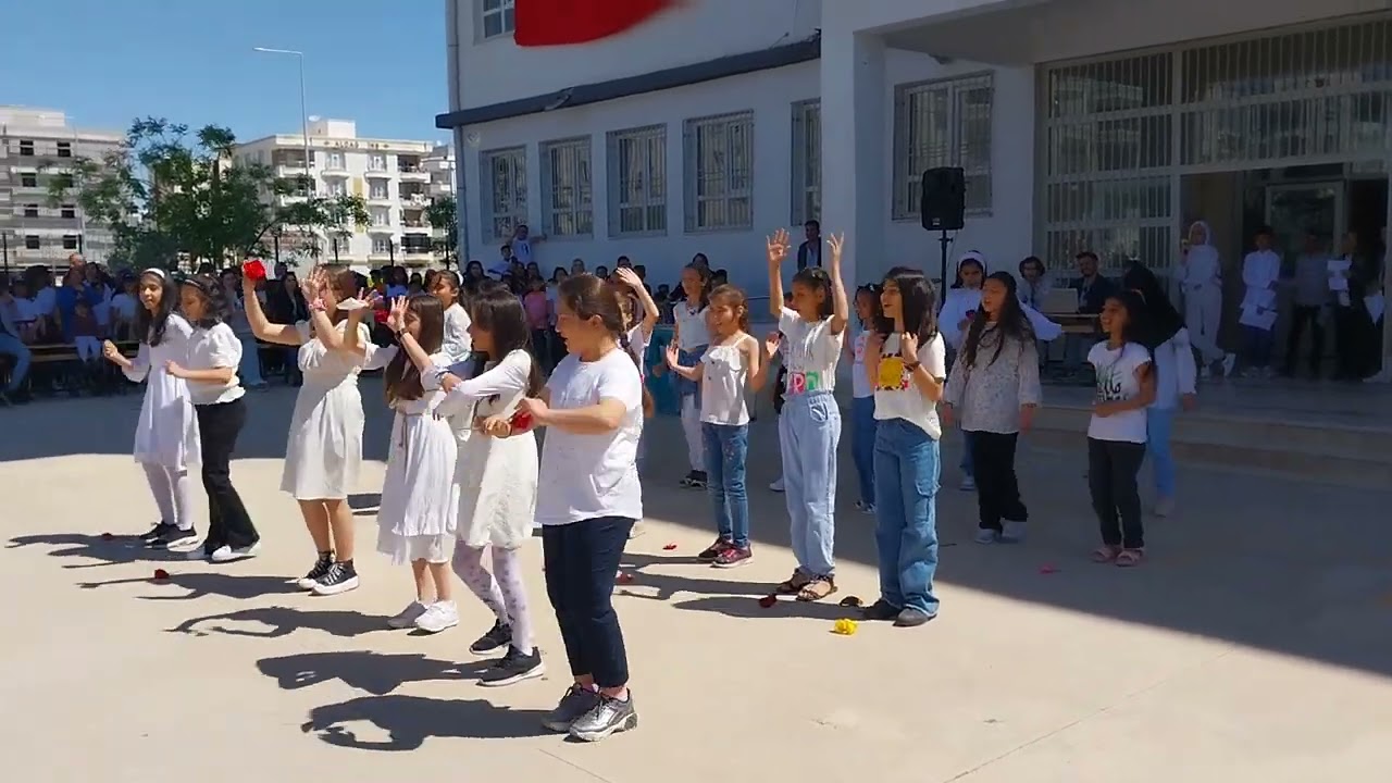 23 NİSAN  Ş.URFA SÜREYYA DEMİRKOL ORTAOKULU  (NELER OLUYOR HAYATTA) 2022_2023