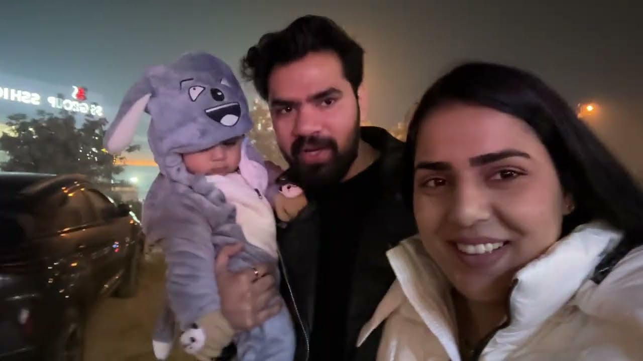 Dinner ke liye Bahar Gaye 😮 | Late Night Food Vlog | Family Dinner