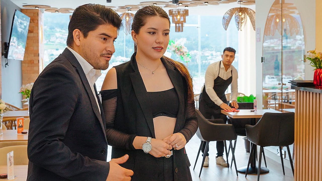 Humilló y rechazó a su esposo porque trabajaba de mesero pero otra mujer se enamoró de él