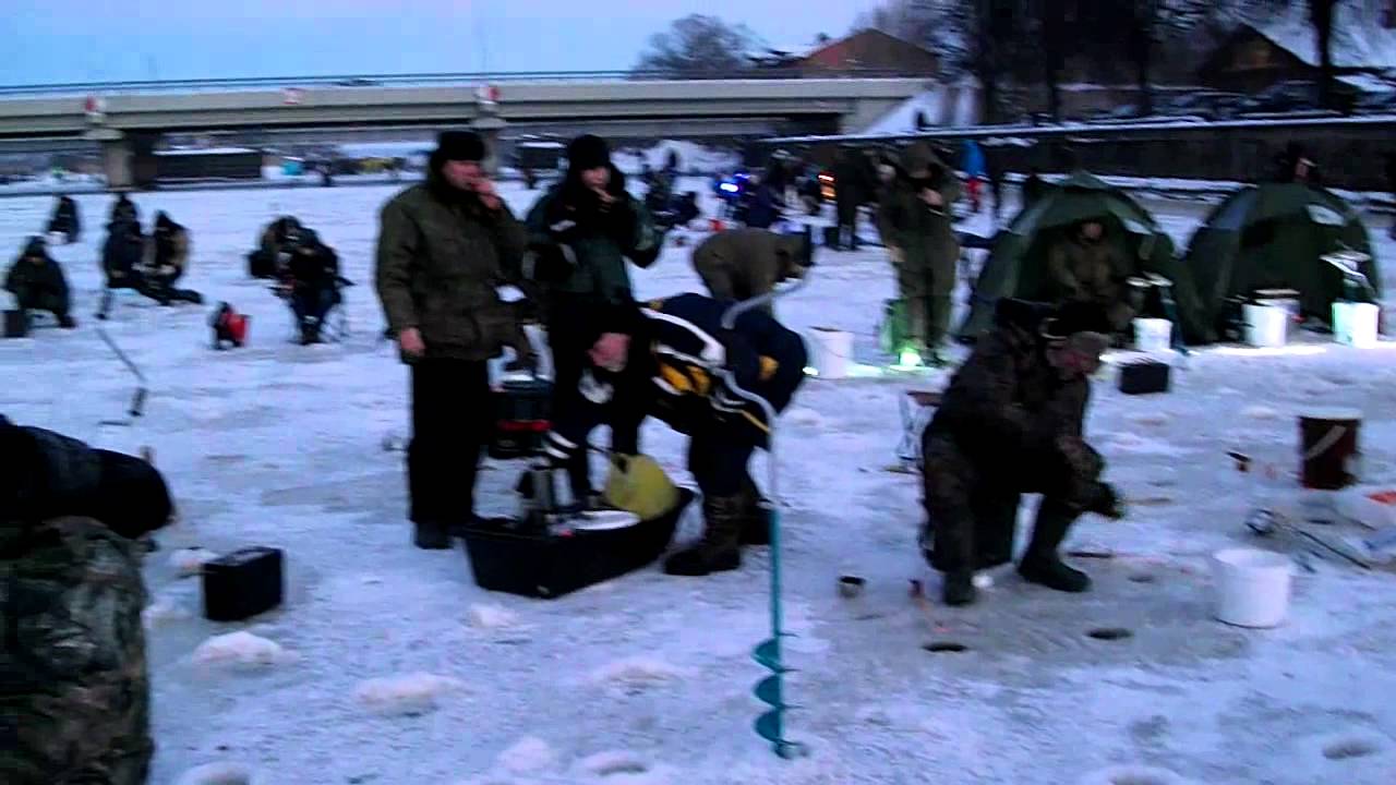 Zemledus makšķernieki  -- Stintes Liepājā