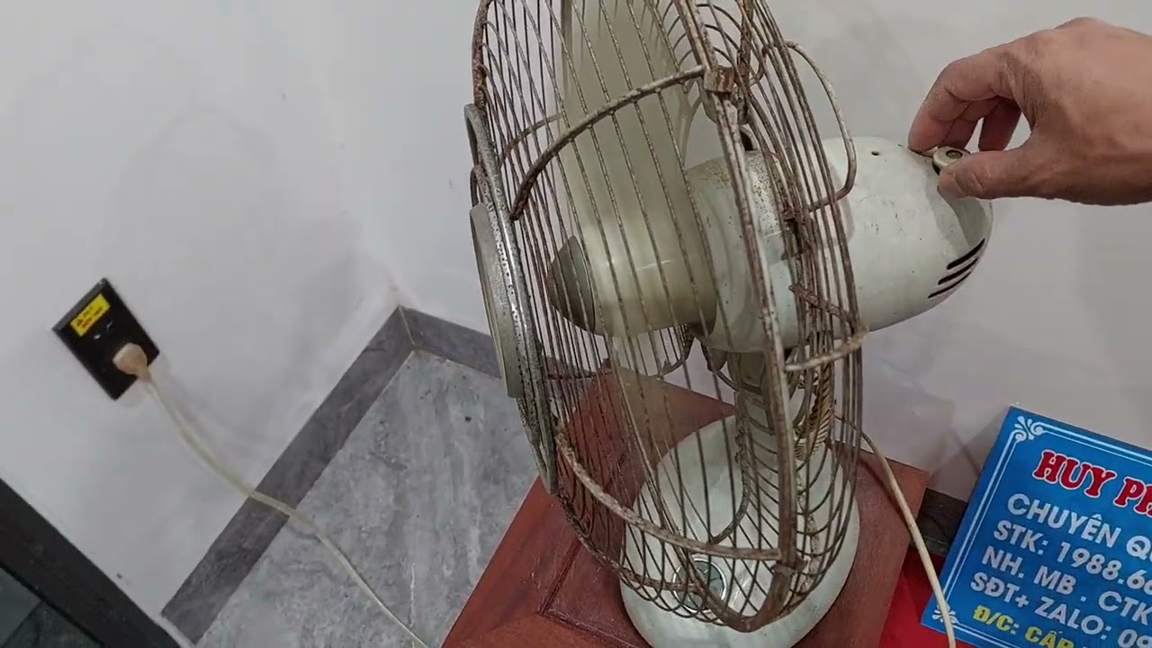 Quạt Nhật nguyên bụi,mời các bác dọn.Lh 0986.166.389