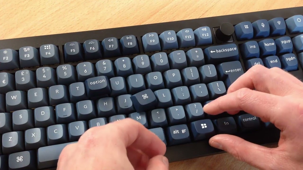 Keychron V6 Max Full-Size Wireless Custom Mechanical Keyboard - Tactile Switch,2.4 GHz/Bluetooth