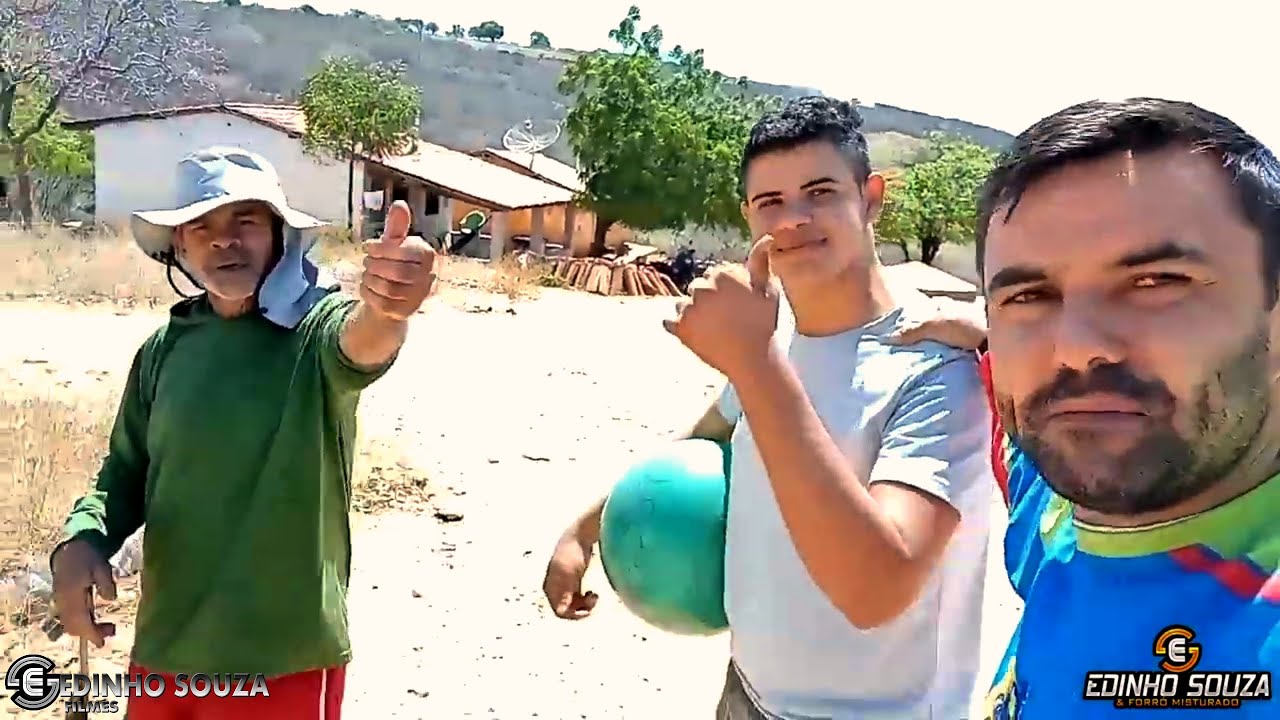 Seu Antônio e Joaquim vão gravar com Seu Mané e a turma. Seu Benedito pega a moto de Seu Sérgio.