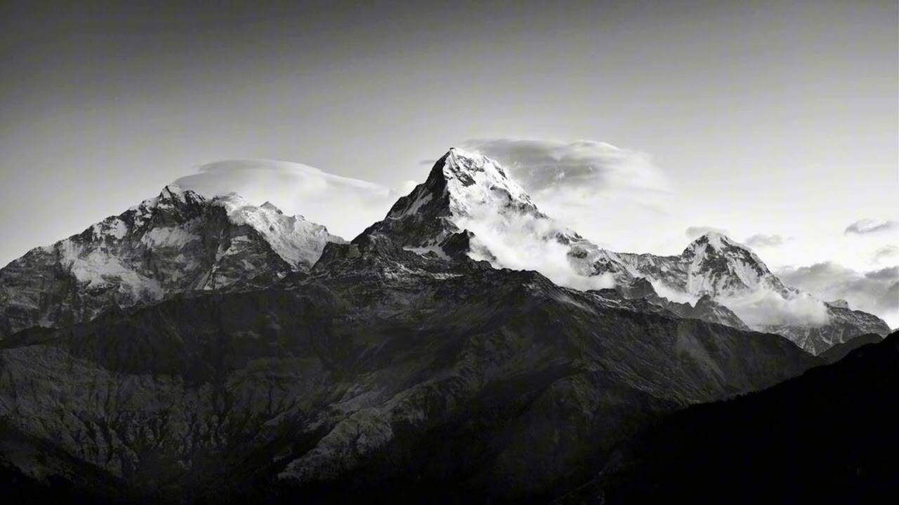 5 Minutes of Stunning 4K Grey Aesthetic Mountain Wallpaper| Relaxing Minimalist Nature Views