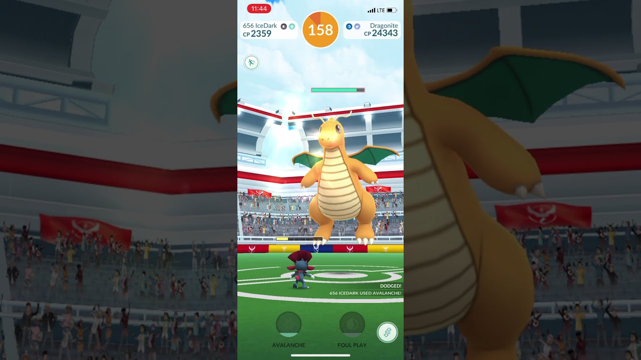 Pok&eacute;mon Go Solo Tier 3 Dragonite Raid with six unique non-Legendaries