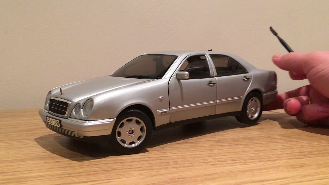 1:18 Chrono Mercedes Benz E320 W210