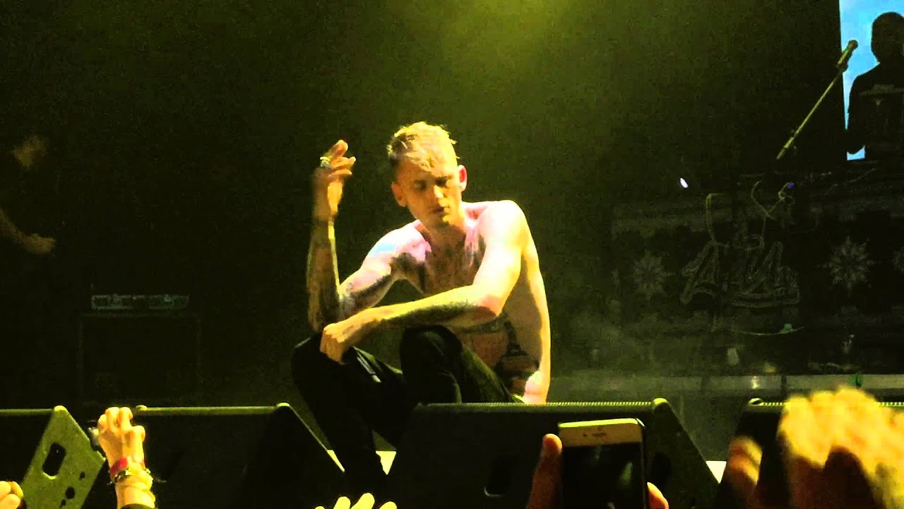 Machine Gun Kelly - Gone (Live, Moscow, 2015)