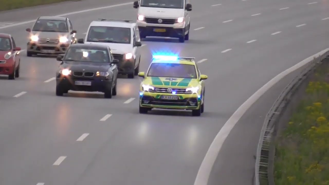 4X NBH, Læge og Ambulance Kørsel 1 til Skyderi i Fields på Amager. Set på Køge Bugt Motorvejen.