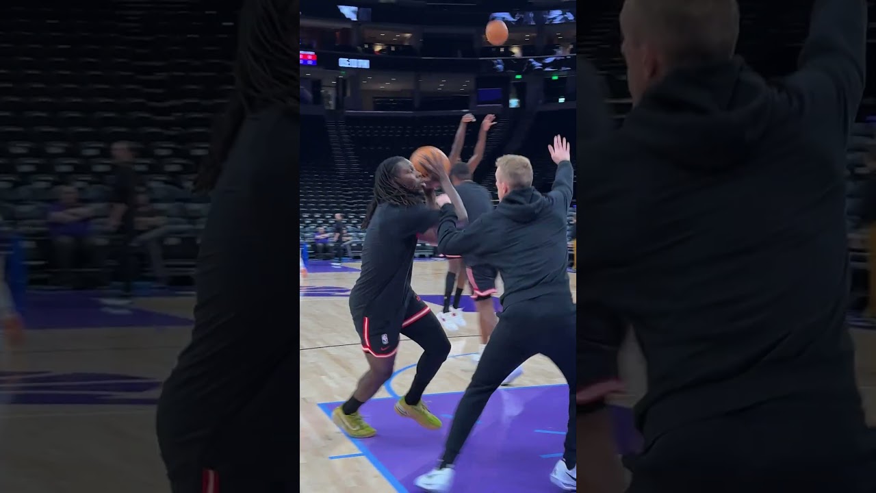 Jrue Holiday&rsquo;s pregame routine 🎥