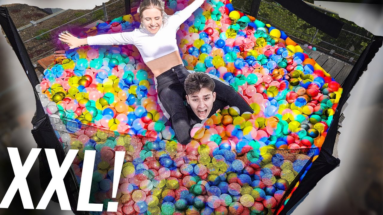 30.000 BÄLLE im TRAMPOLIN Weltrekord! (reinspringen) 😱mit Isabell, Johannes und Keanu