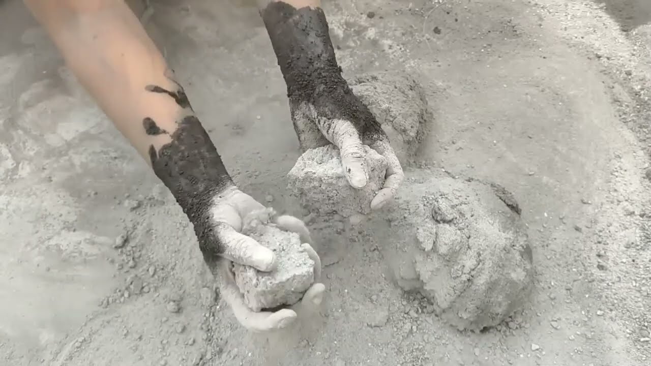 Asmr - Gritty sand cement dry floor Crumbling pouring water 💦 mixing 