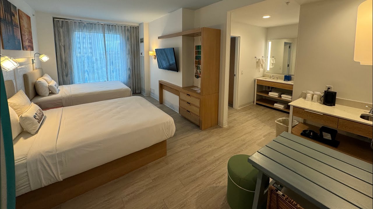 Two-Bedroom Suite at Universal’s Dockside Inn & Suites | Endless Summer Resort room tour & review